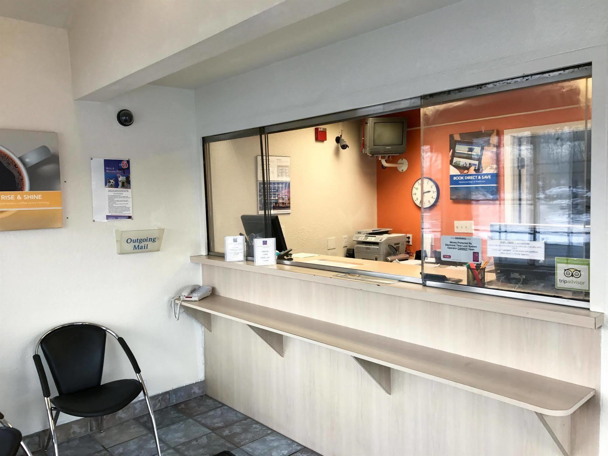 Motel 6-Enfield, Ct - Hartford Екстериор снимка