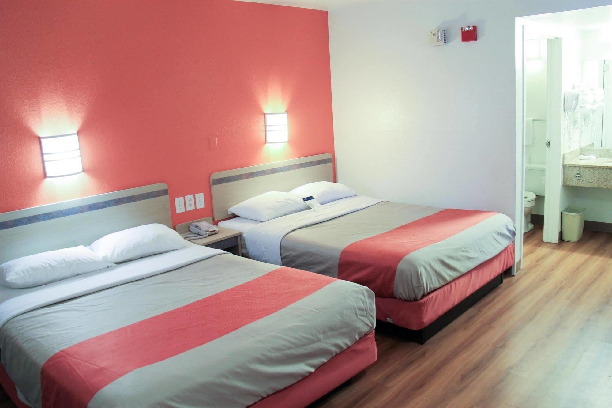 Motel 6-Enfield, Ct - Hartford Екстериор снимка